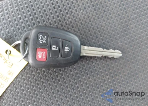 2016 Toyota Rav4 Xle z USA, uszkodzony, nr VIN 2T3RFREV1GW462958